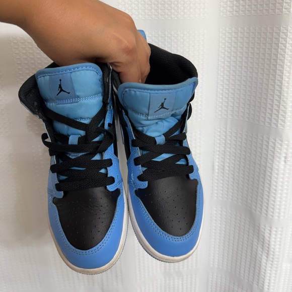 Nike Air Jordan 1 University Blue and Black High Tops - Picture 3 of 5